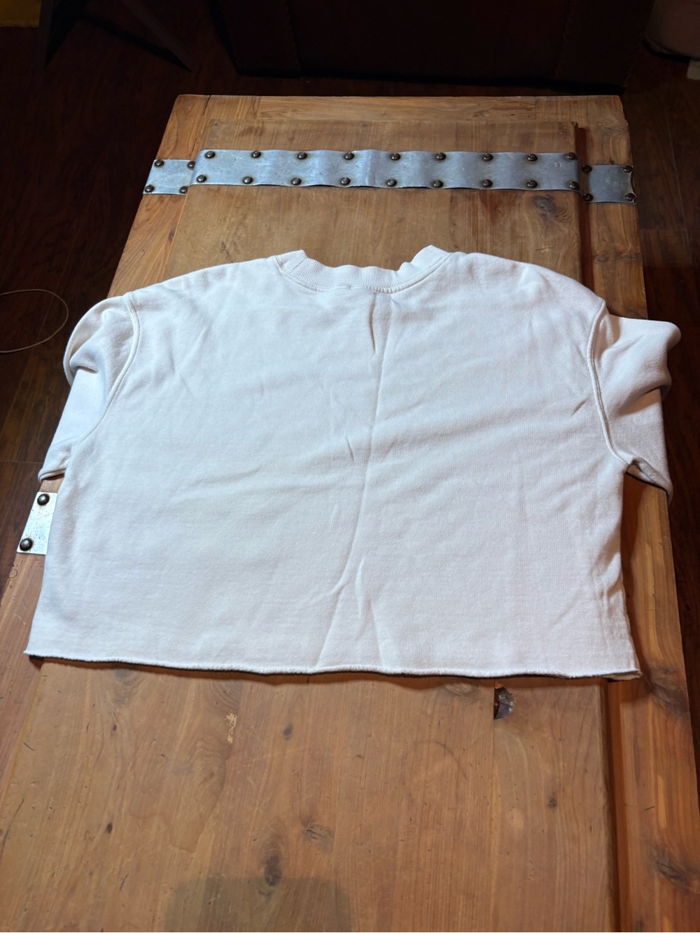 H&M Cream Cropped Crewneck Sweatshirt